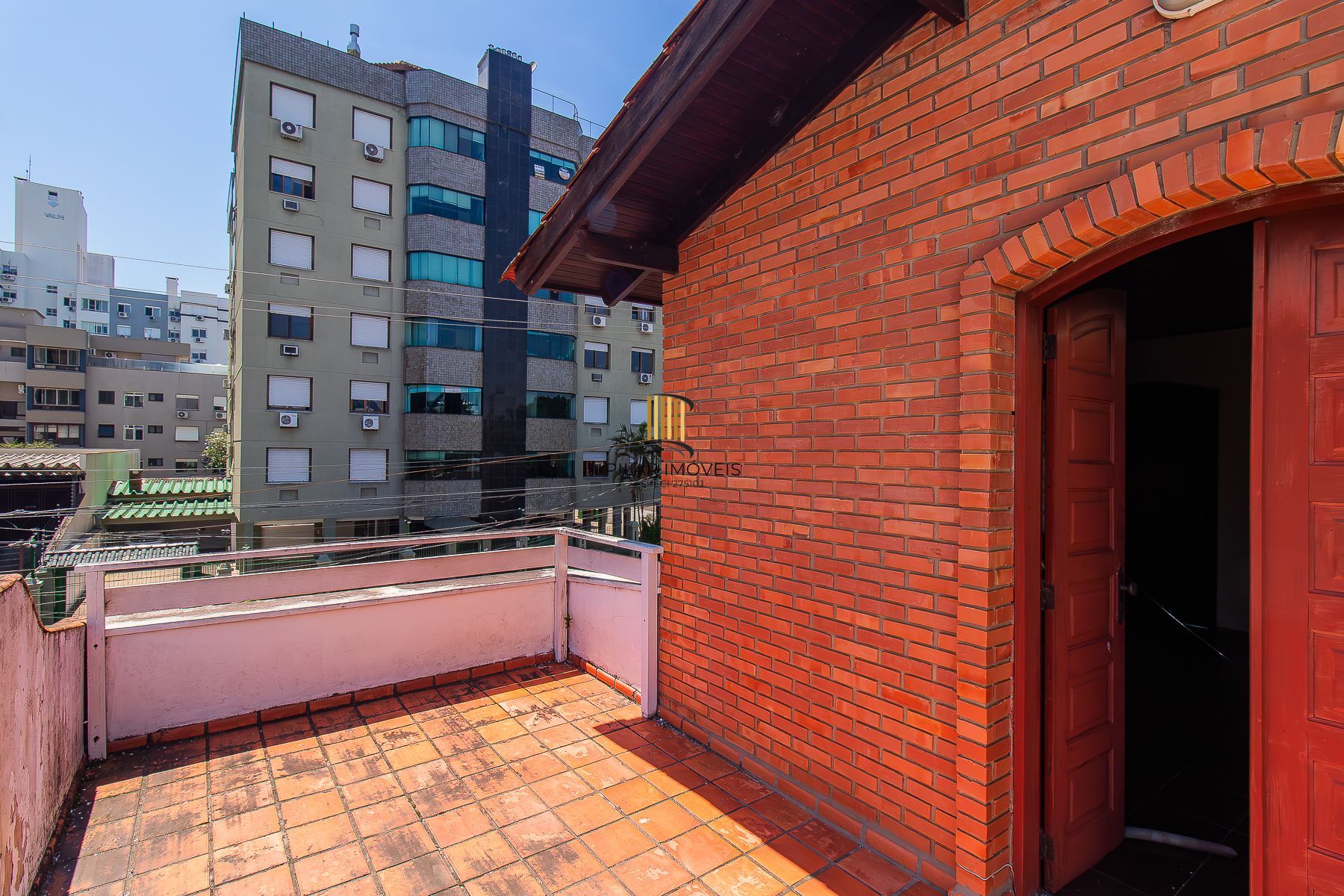 Casa com 5 dormitórios e muito mais