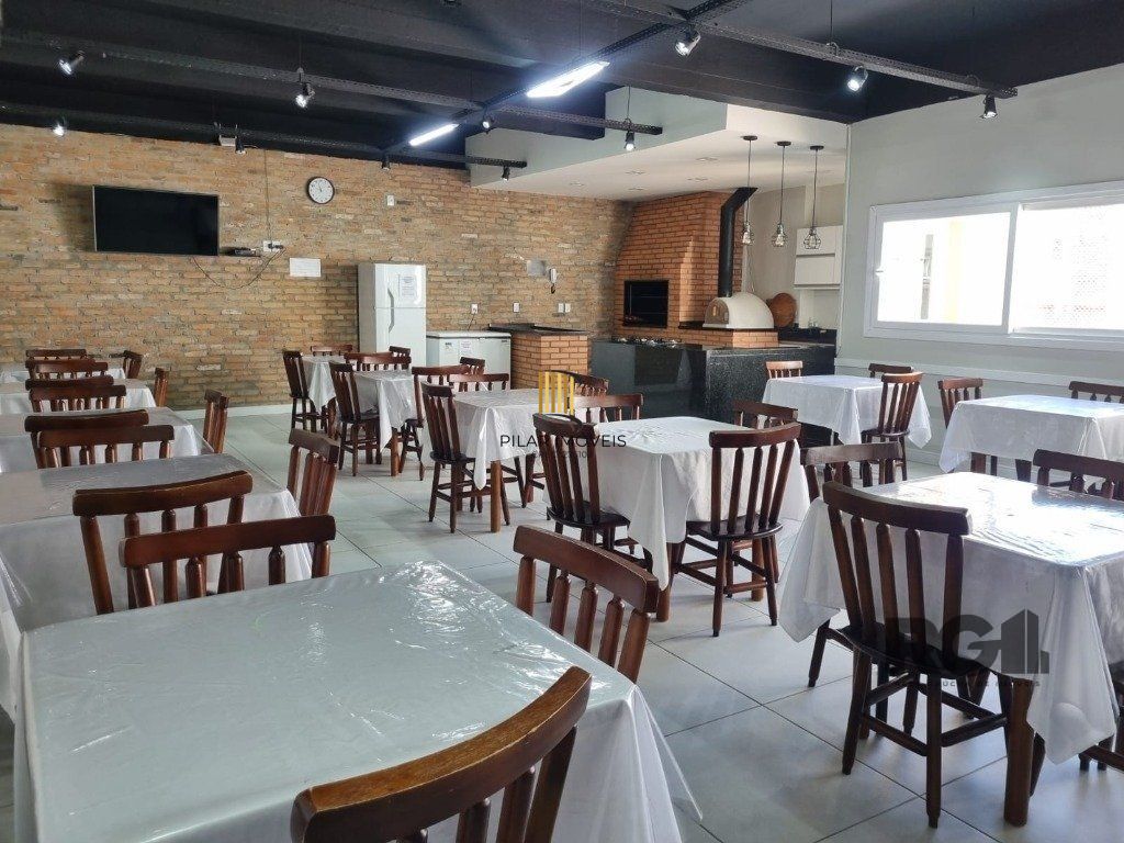 Apto 2 dorm, reformado, no  Menino Deus