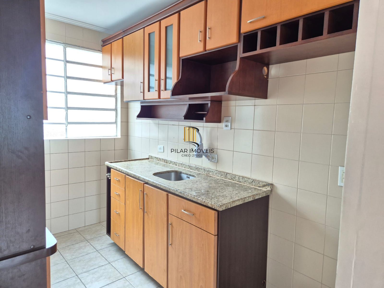 2D com garagem com churrasqueira