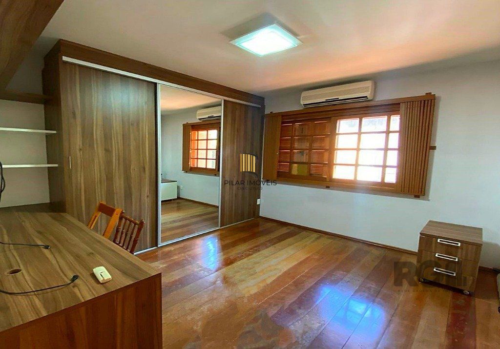 CASA - 4 dorms. -  3 vagas - 254,79 m² - SANTA TEREZA