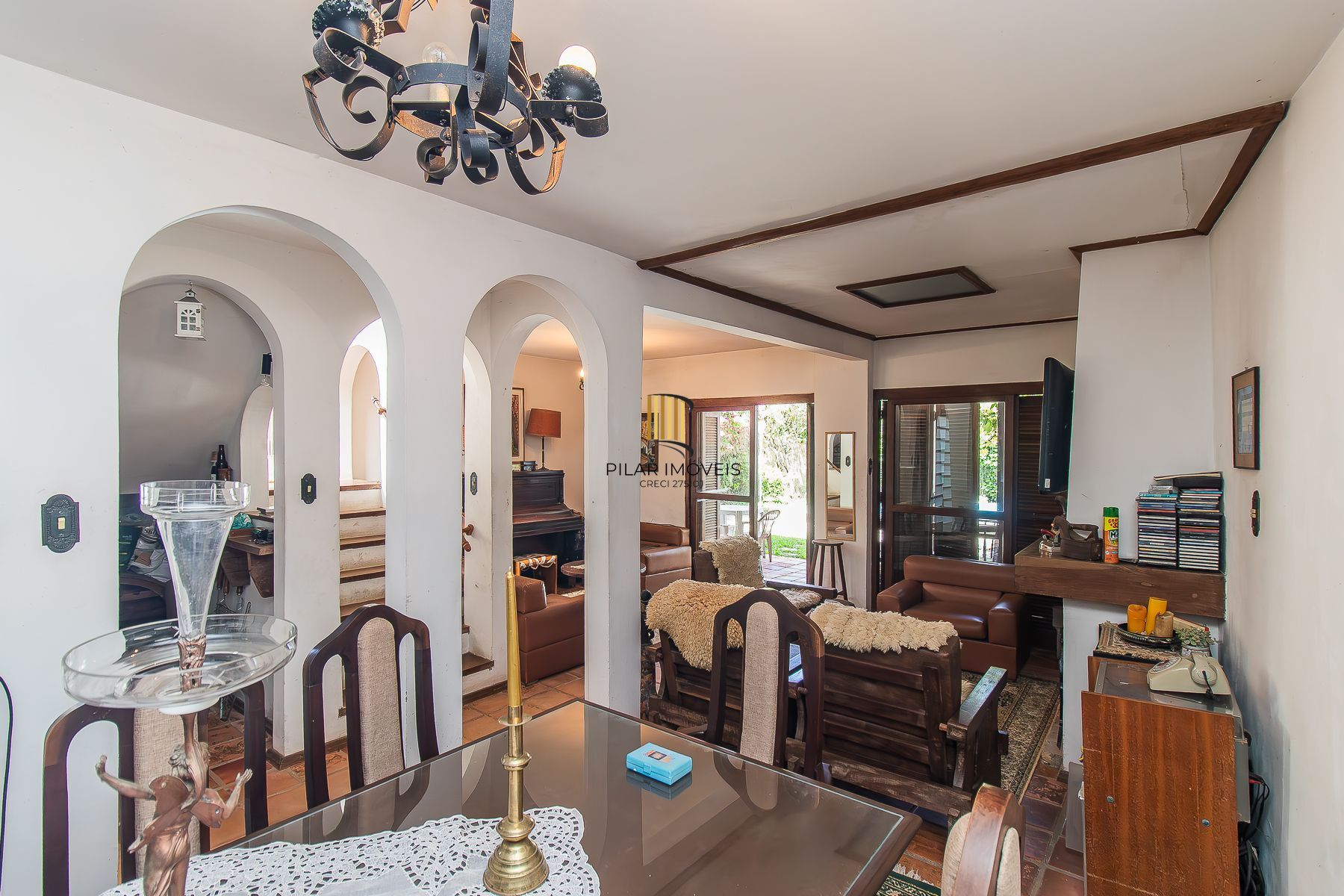 3 Dormitórios, com lareira, churrasqueira e piscina