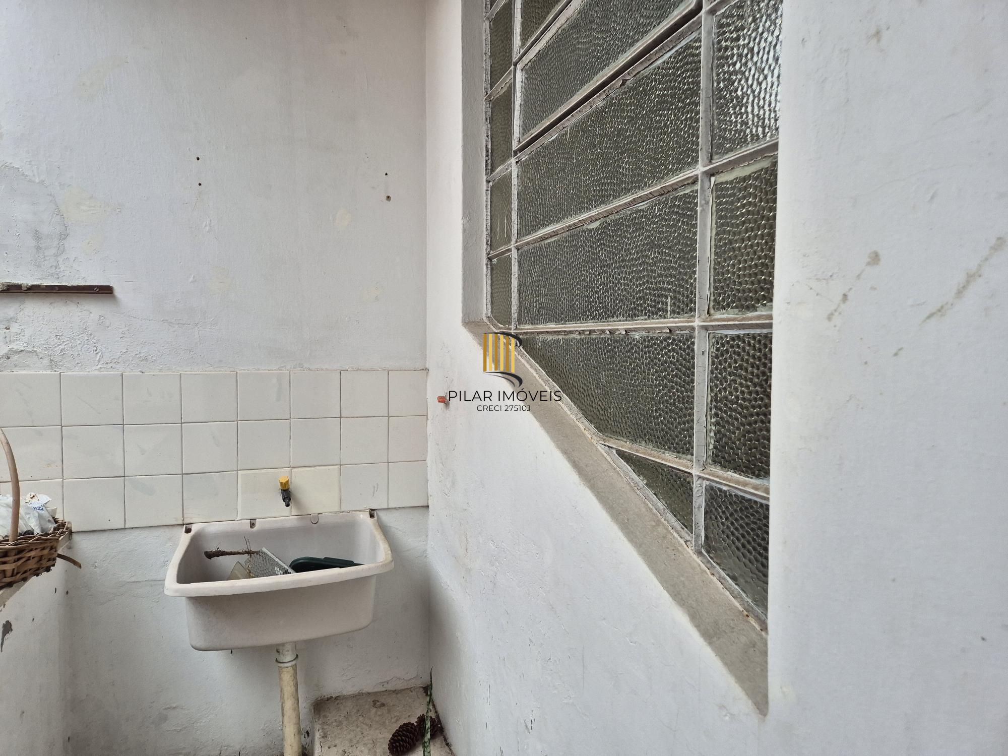 2dormitórios, desocupado