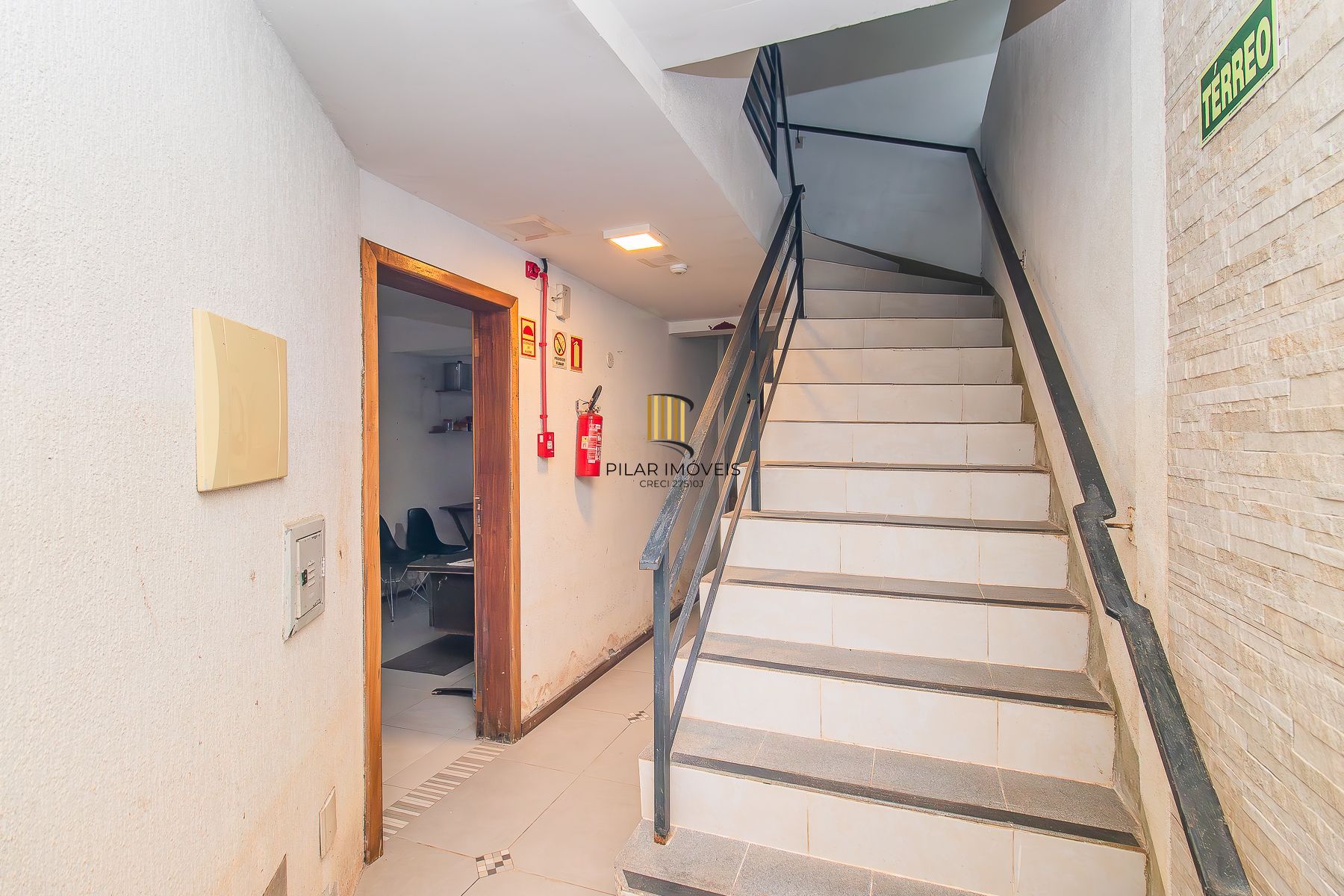 Prédio Comercial 464 m² no Menino Deus
