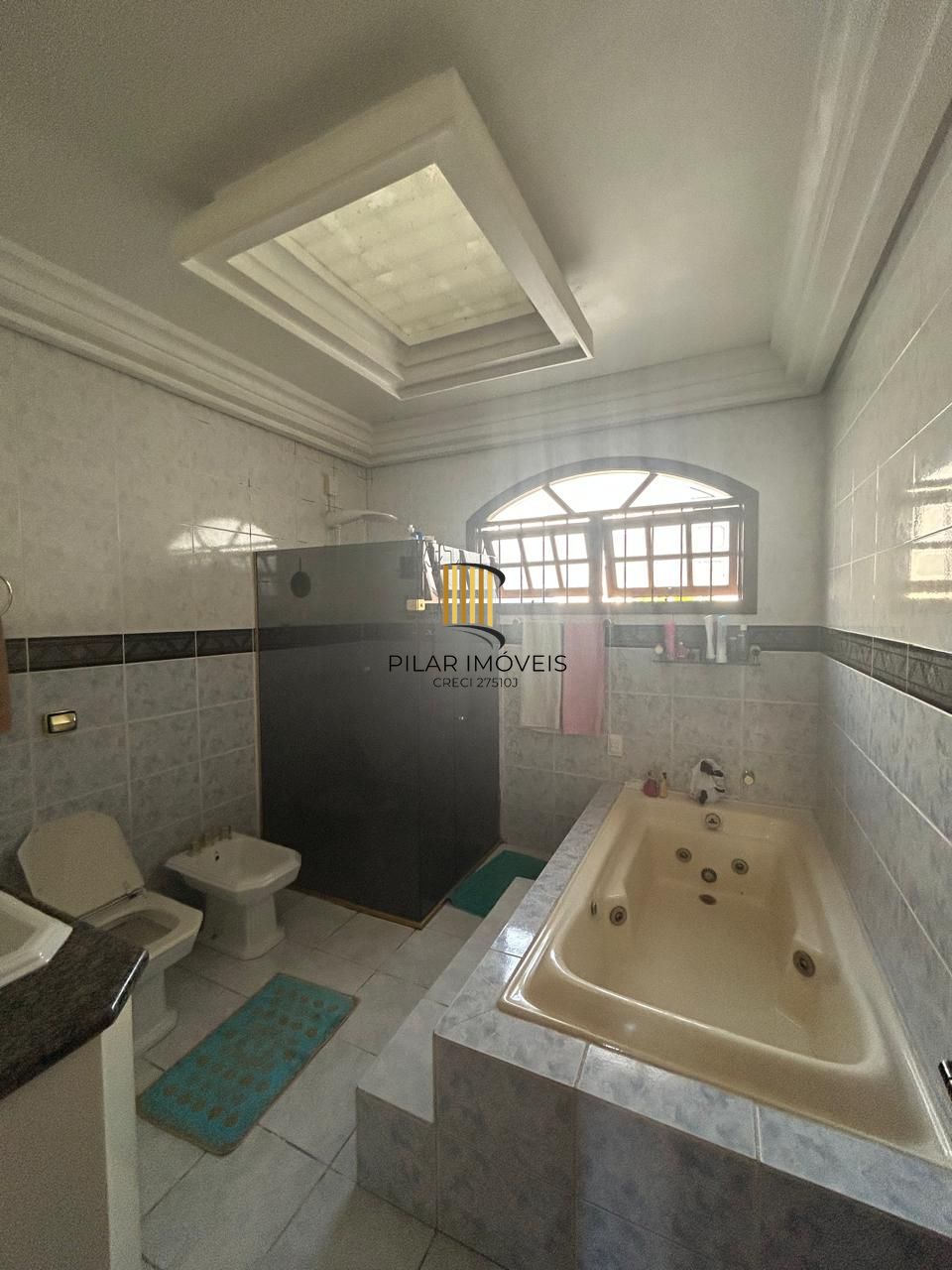 CASA -4 DORM. -com 2 suítes - 3 BOX- 297,18 m² - MENINO DEUS