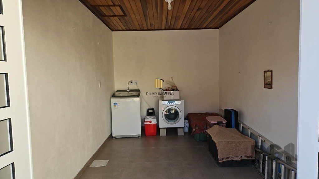 Casa 3 dormitórios, 5 vagas, 155 m² área construída, terreno 300m², Nonoai.