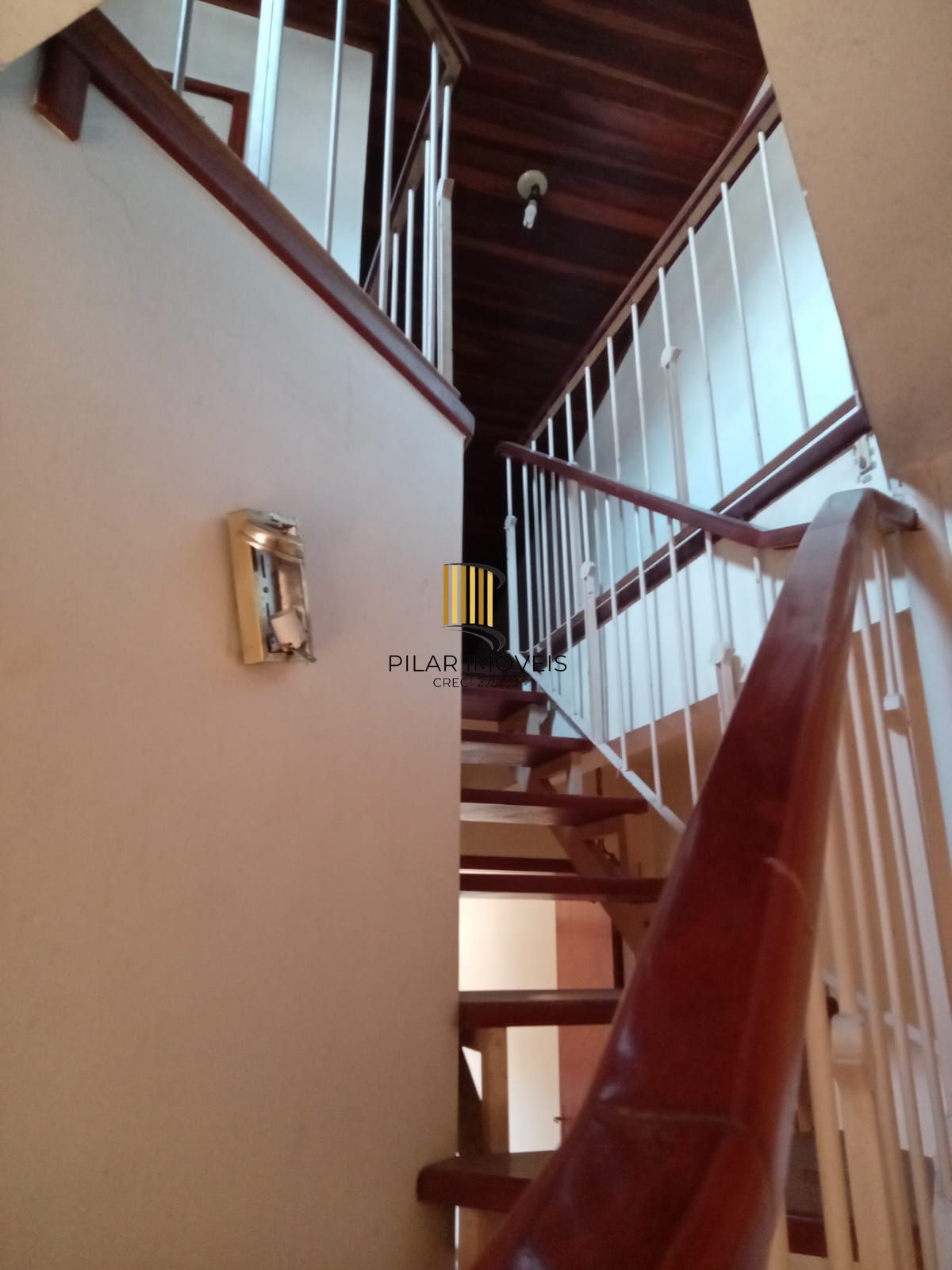 Ótima Casa com 4 Dormitórios no Bairro Cidade Baixa