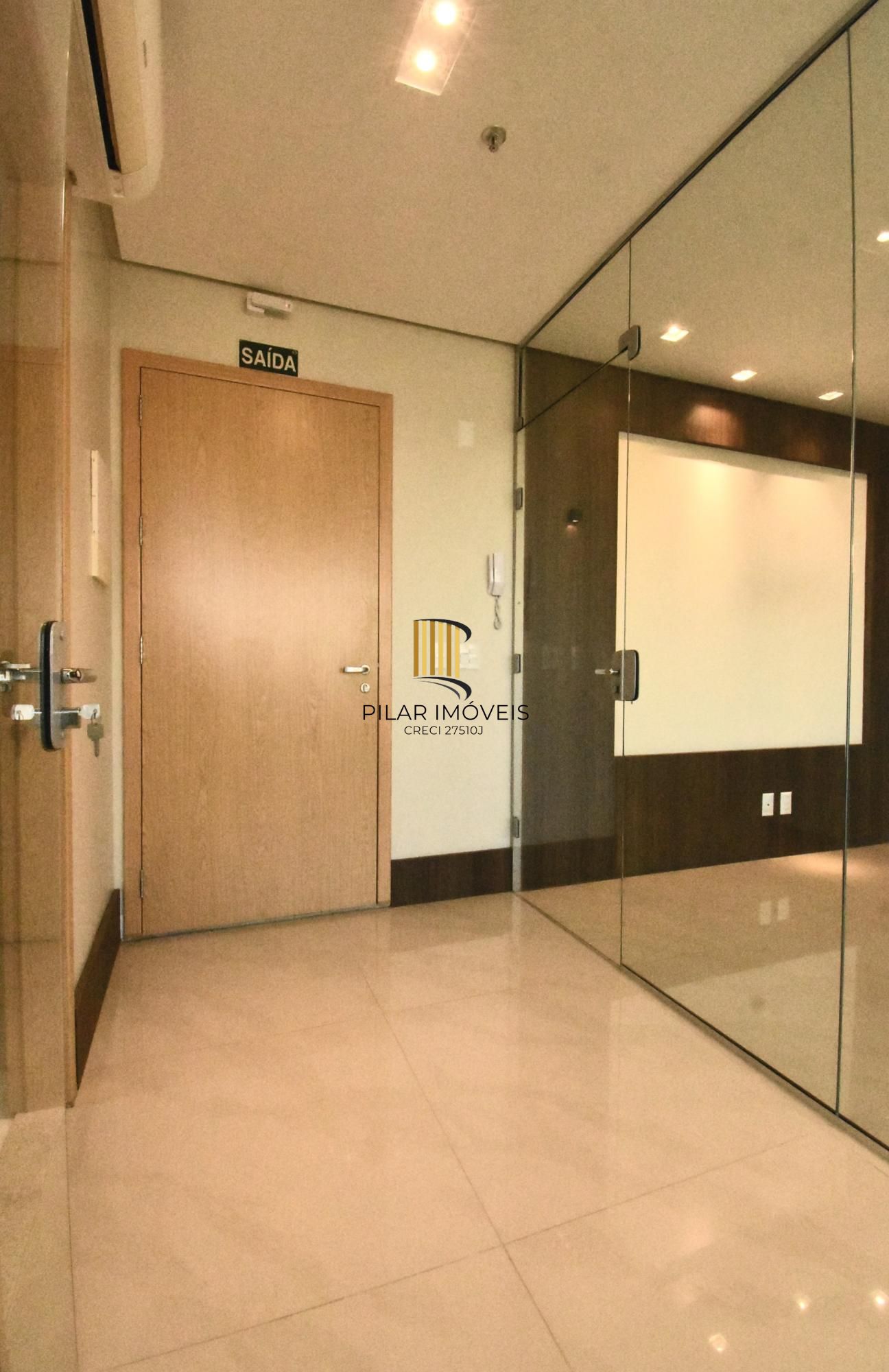 Linda Sala Comercial no Condomínio Getúlio Vargas  Prime Ofices