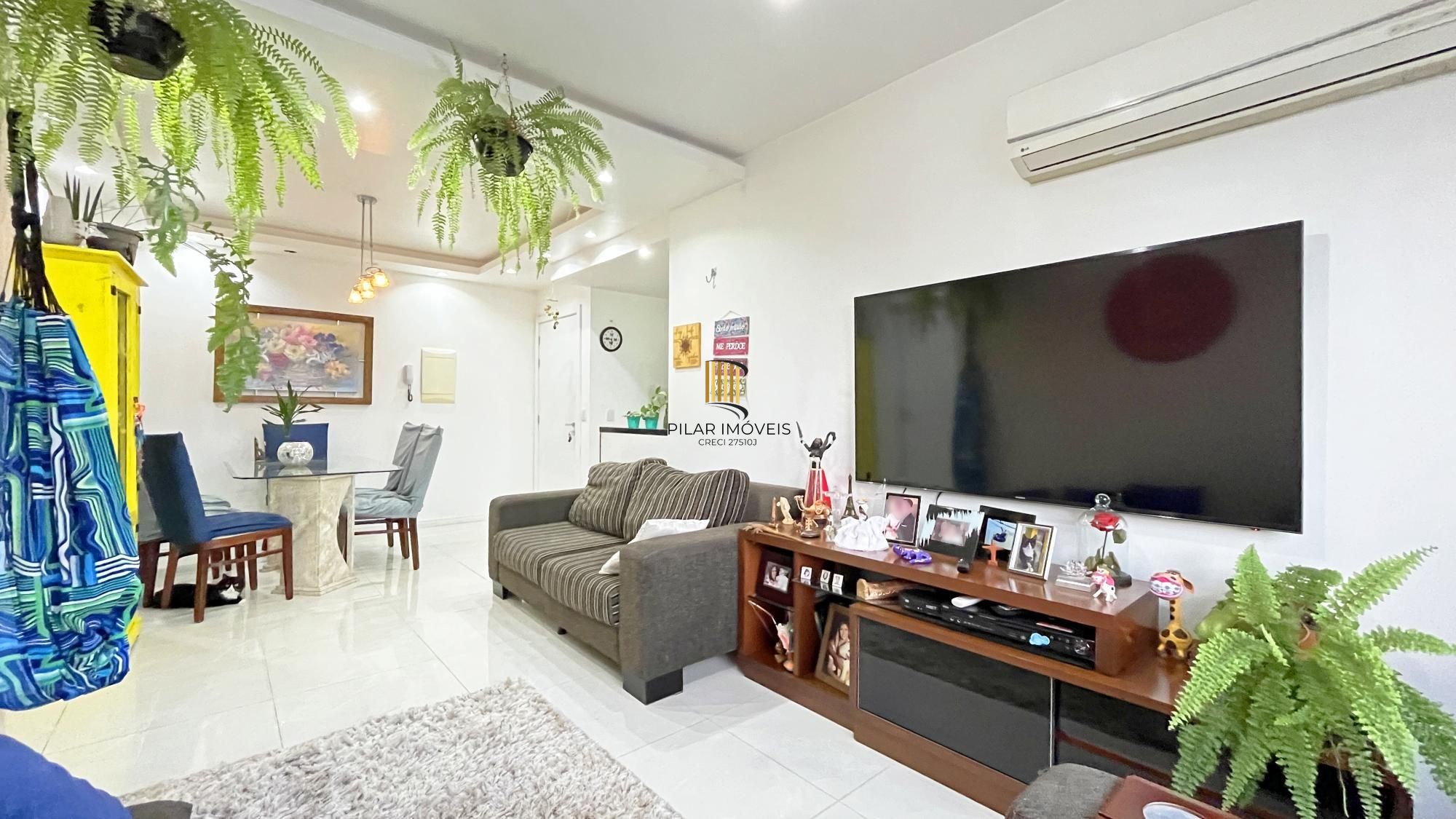 Apartamento 82m² - três dormitórios, suíte, duas vagas de garagem