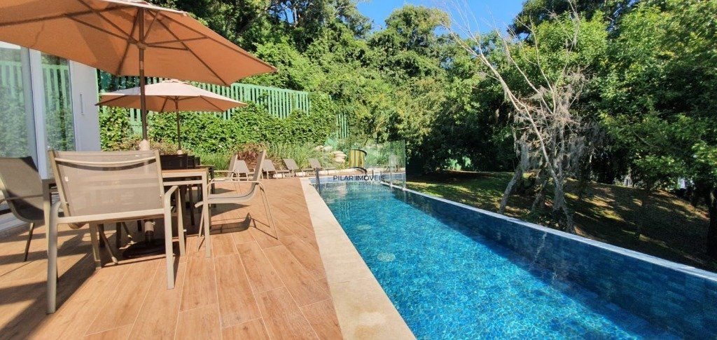 Casa Condominio para Venda - 459.77m², 3 dormitórios, sendo 3 suites, 3 vagas - Pedra Redonda