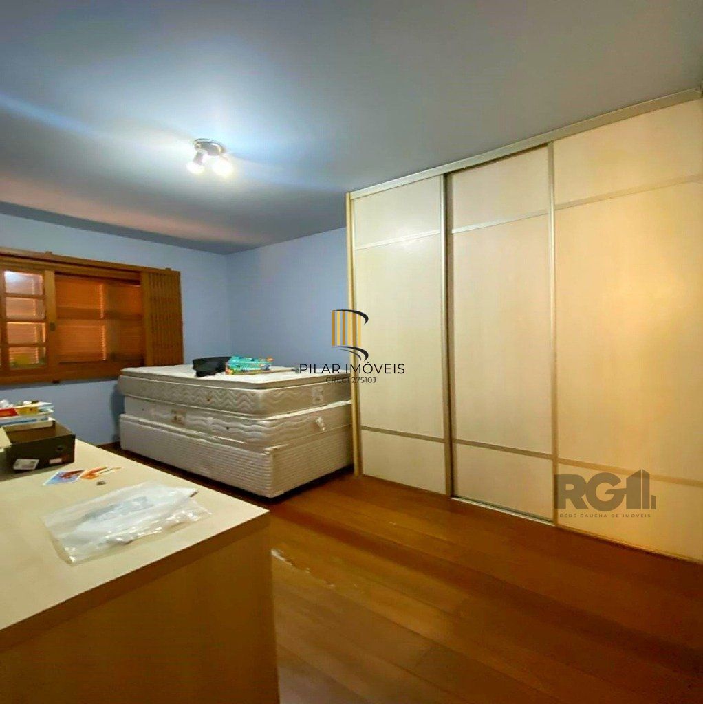 CASA - 4 dorms. -  3 vagas - 254,79 m² - SANTA TEREZA