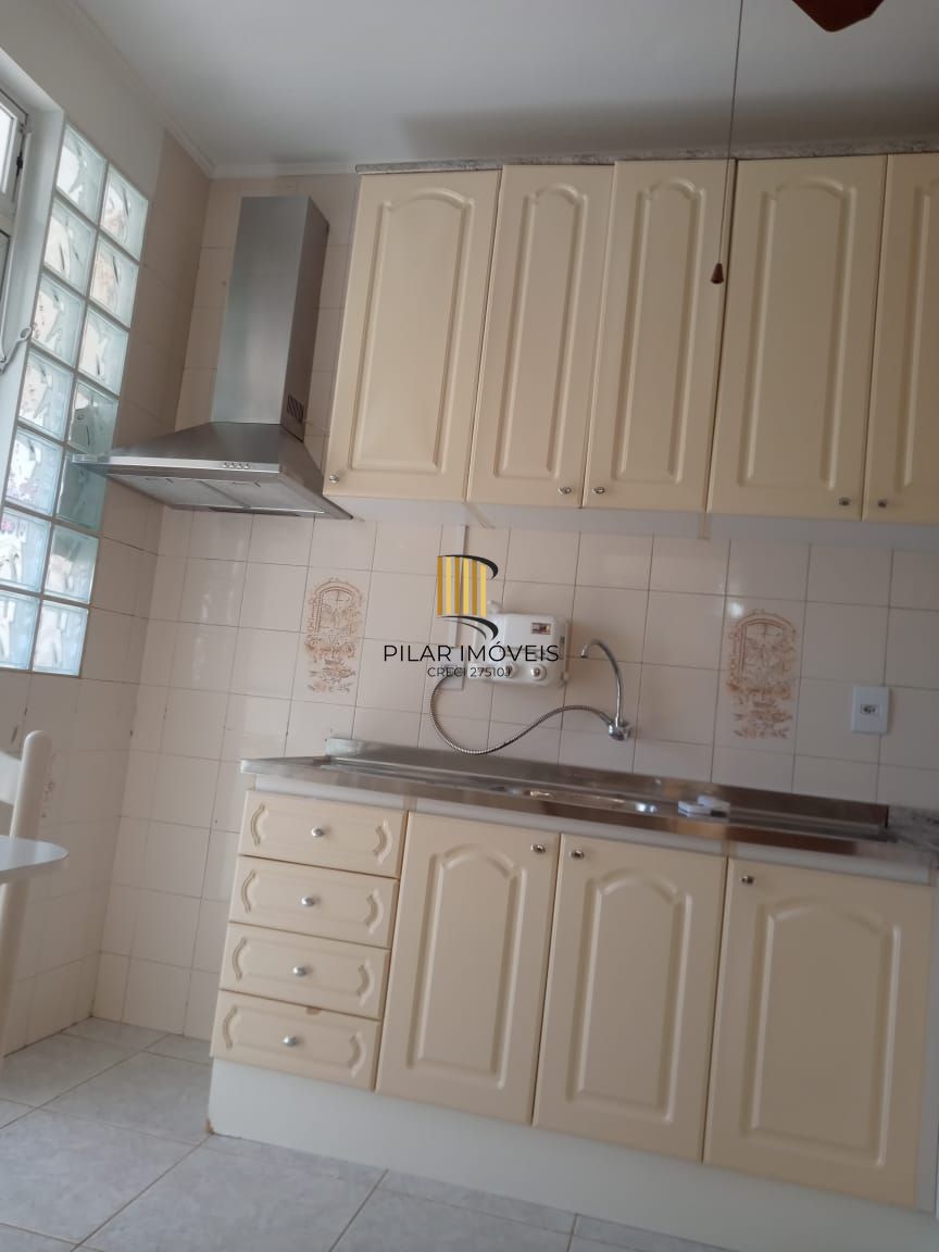 Apartamento dois dormitórios com  estacionamento Coberto