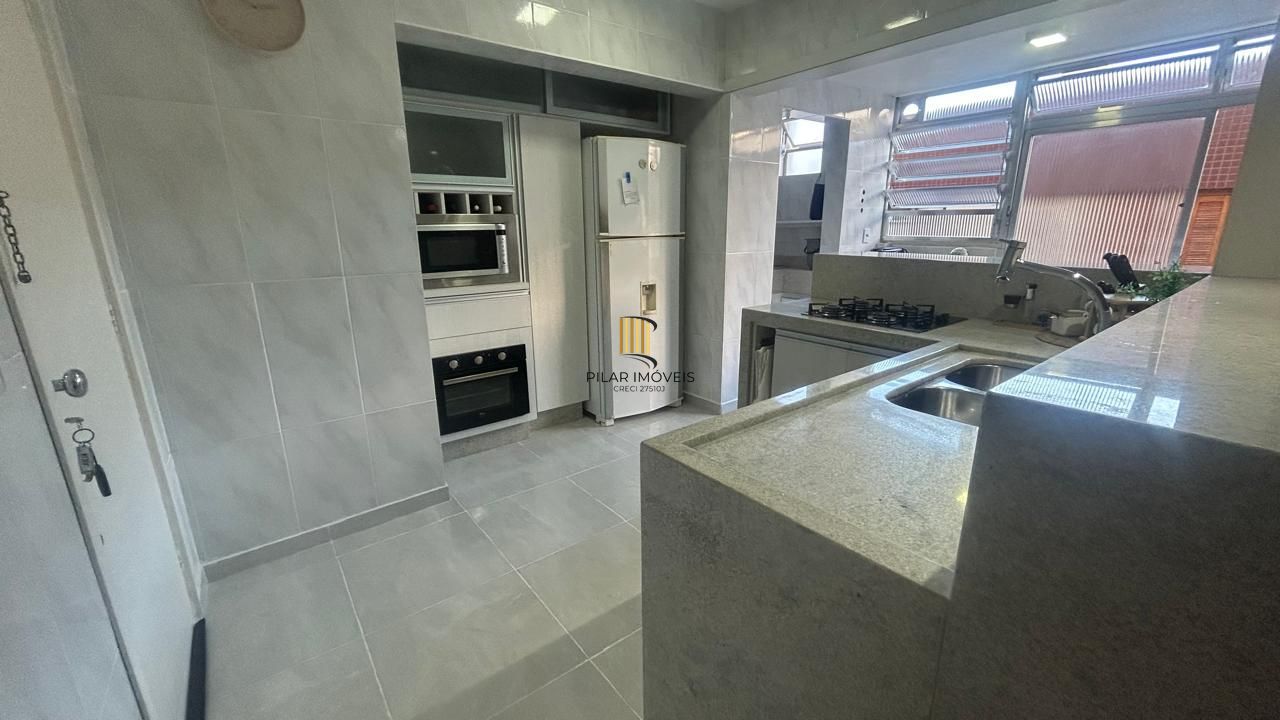 APARTAMENTO DE FRENTE 03 DORMITÓRIOS -MENINO DEUS