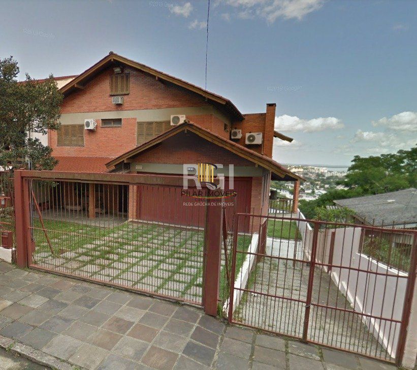 Casa para Venda - 430m², 3 dormitórios, sendo 1 suites, 2 vagas - Vila Nova