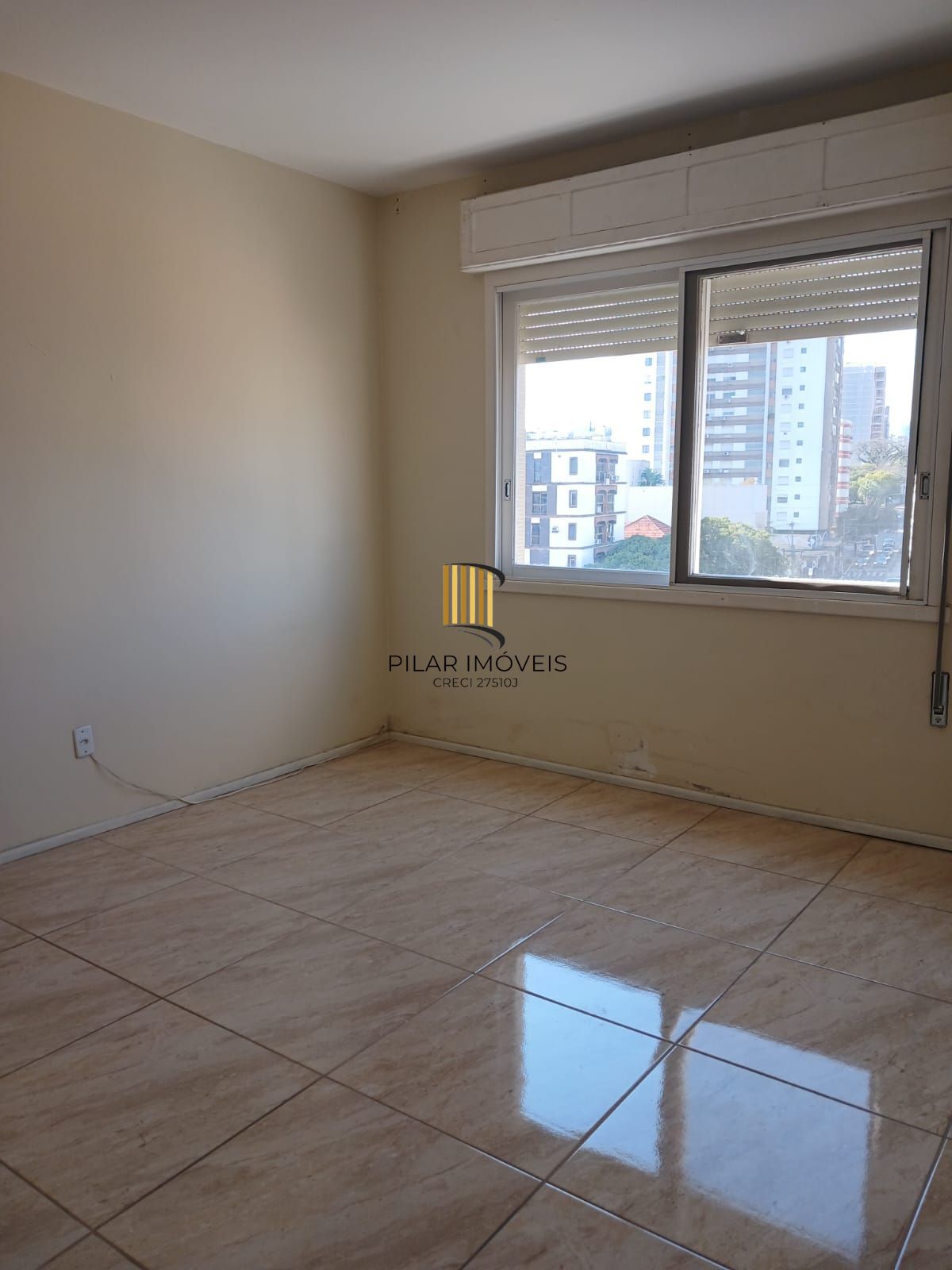 Apartamento três dormitórios ( uma suíte) panorâmico