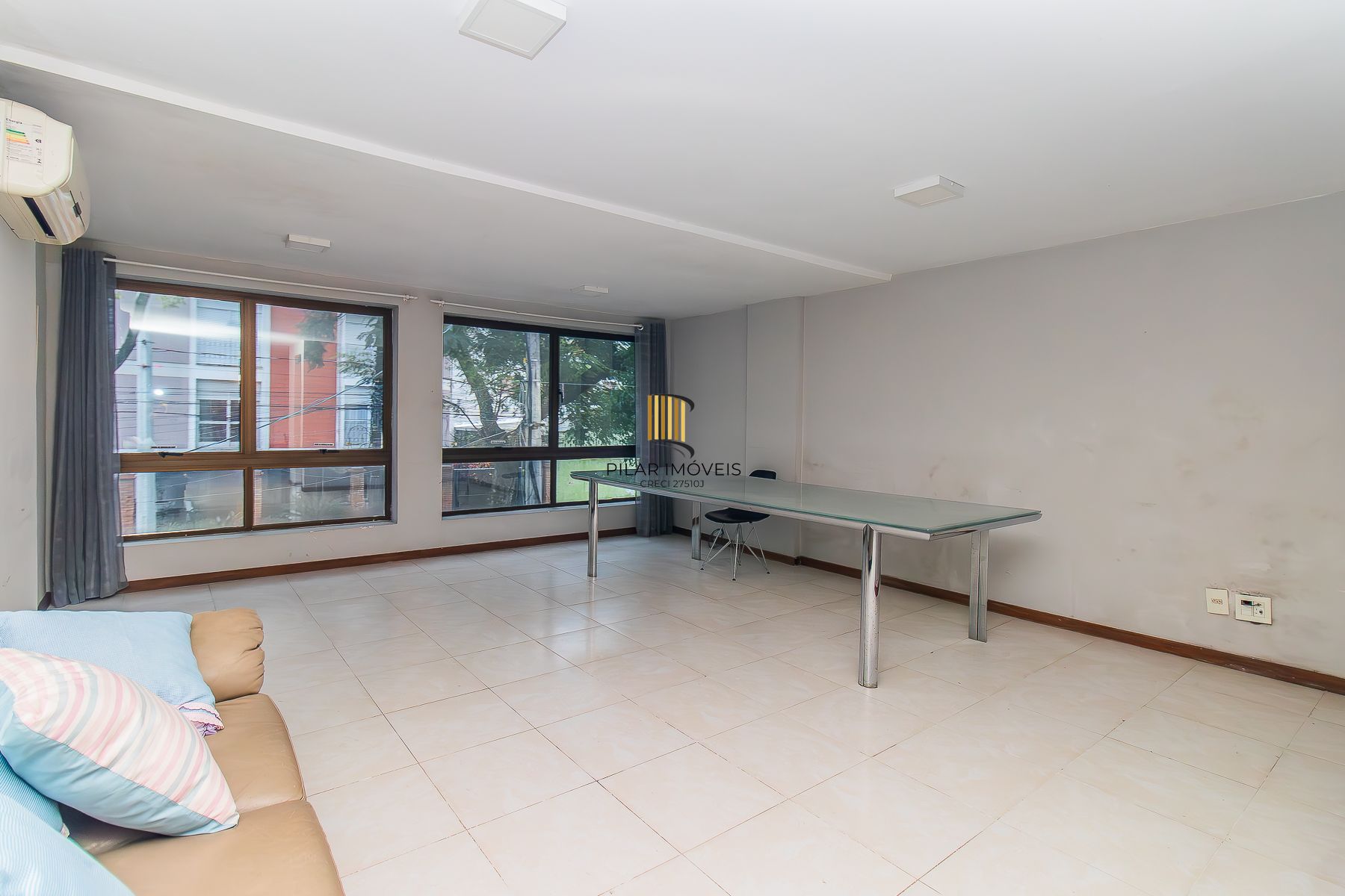 Prédio Comercial 464 m² no Menino Deus