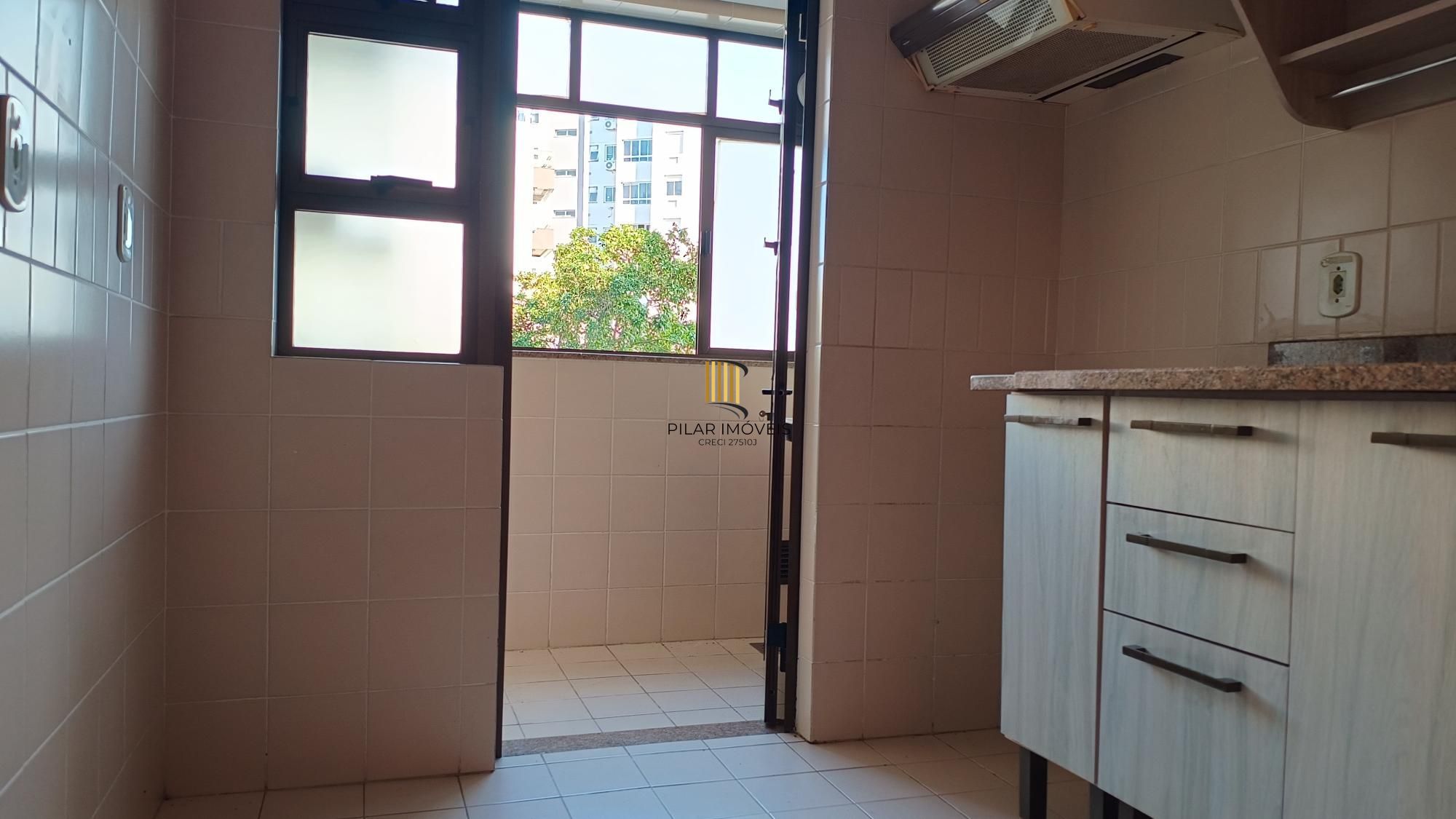 Apartamento 2 dormitórios 1 vaga no Bairro Menino Deus