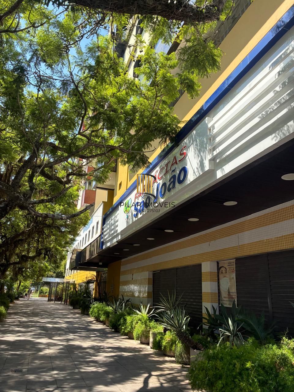 Ótima sala de 24,88 metros quadrados no Menino Deus