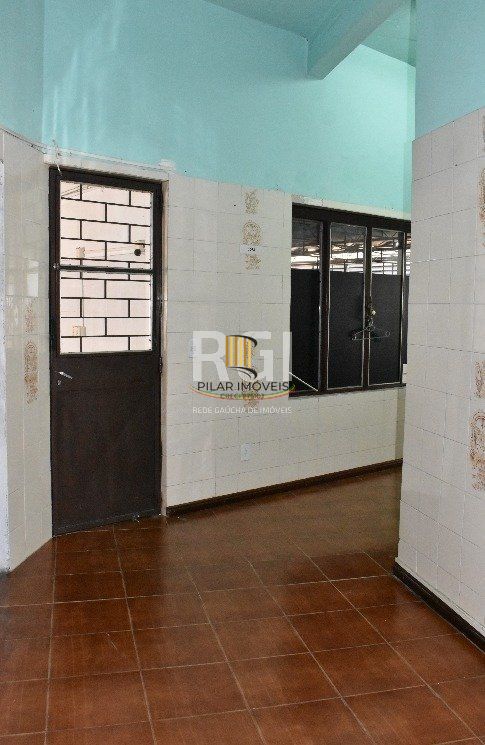 Loja para Venda - 230.6m², 0 dormitórios, 1 vaga - Camaquã