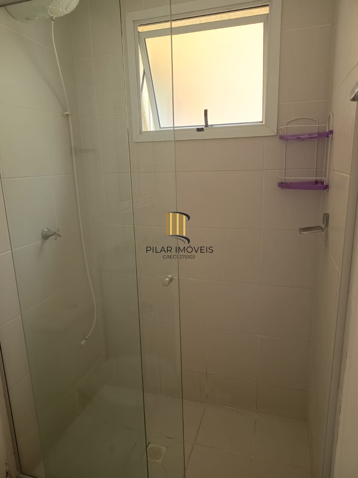 Apartamento três dormitórios (uma suíte), uma vaga escriturada/coberta Bairro Partenon