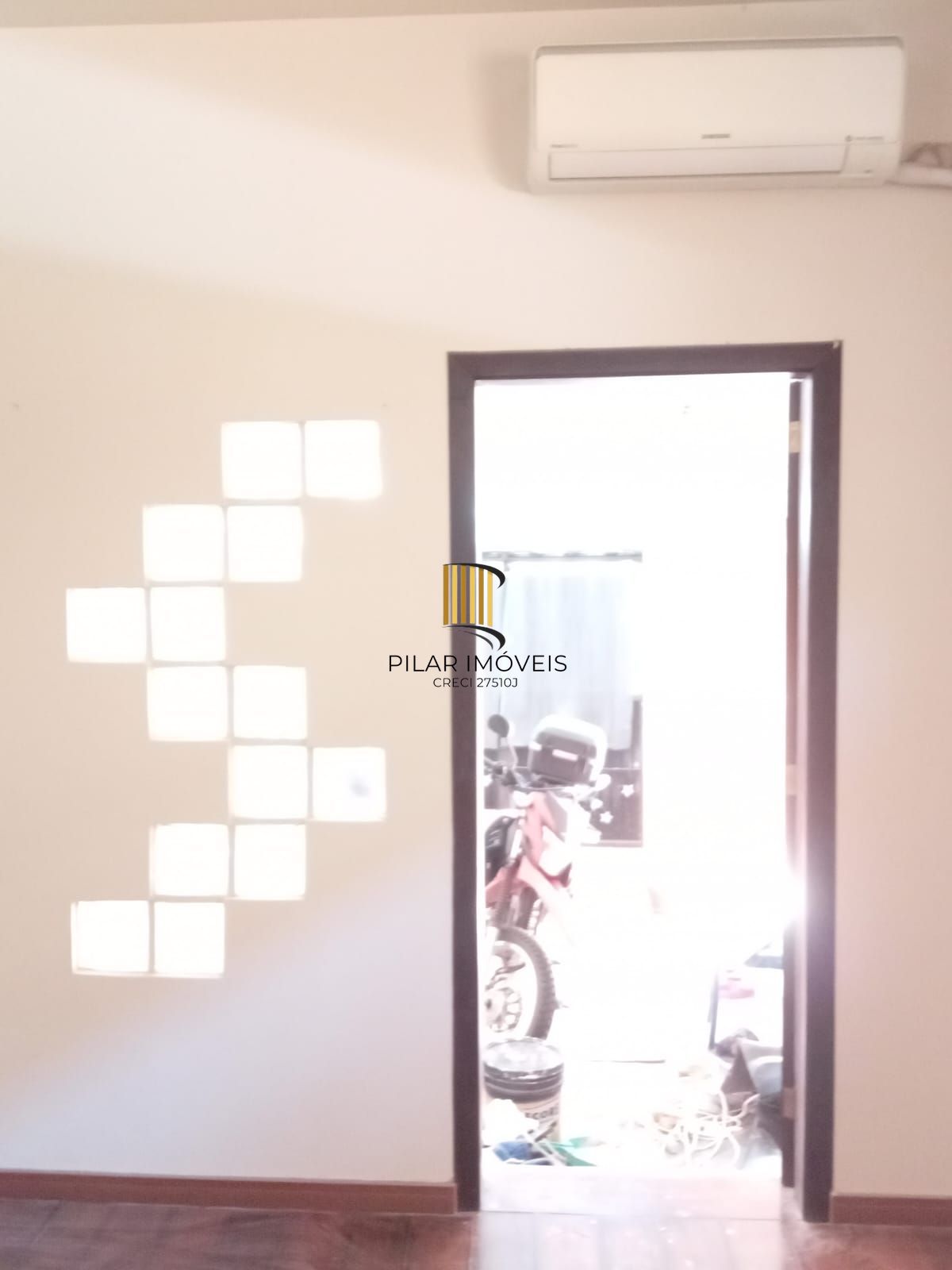 Ótima Casa com 4 Dormitórios no Bairro Cidade Baixa