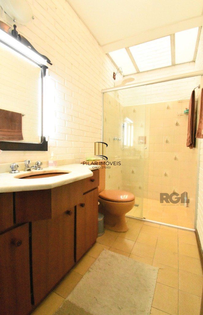 CASA - 5 dorms. -  3 vagas -  290 m² - MENINO DEUS