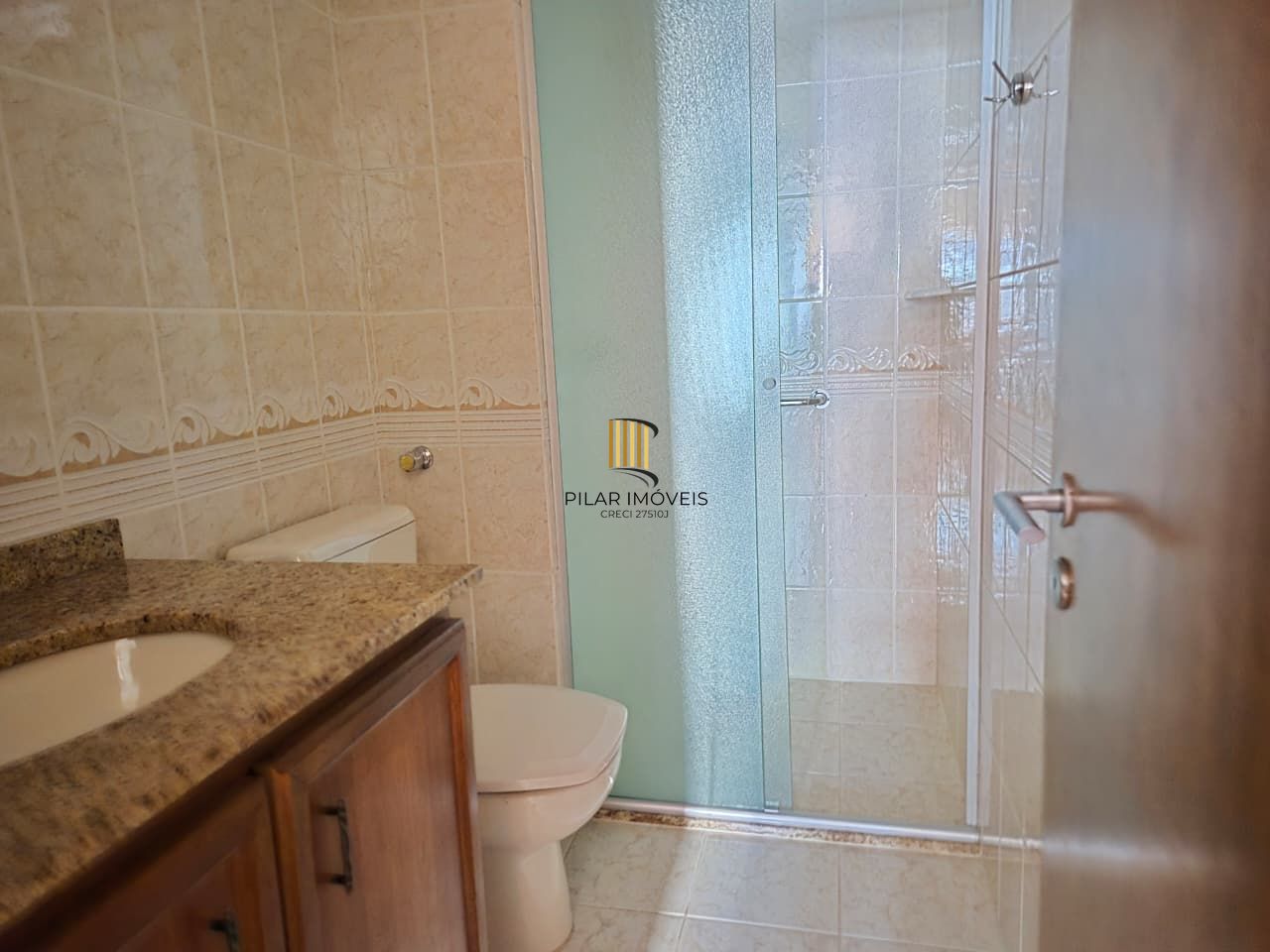 3Dormitórios com 99,80m privativos.