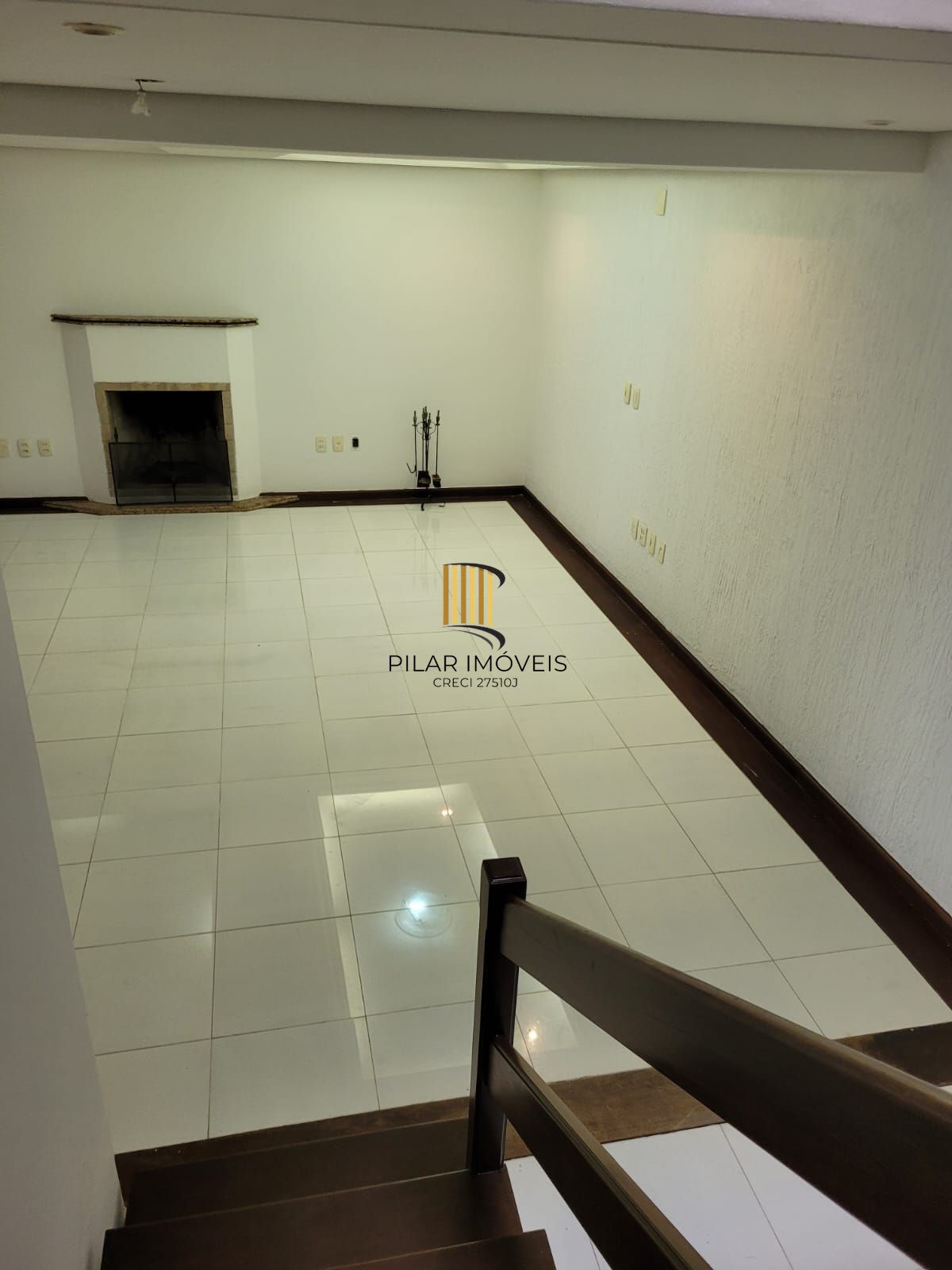 Casa no bairro Ipanema com 291 m² de área privativa e 8 garagens