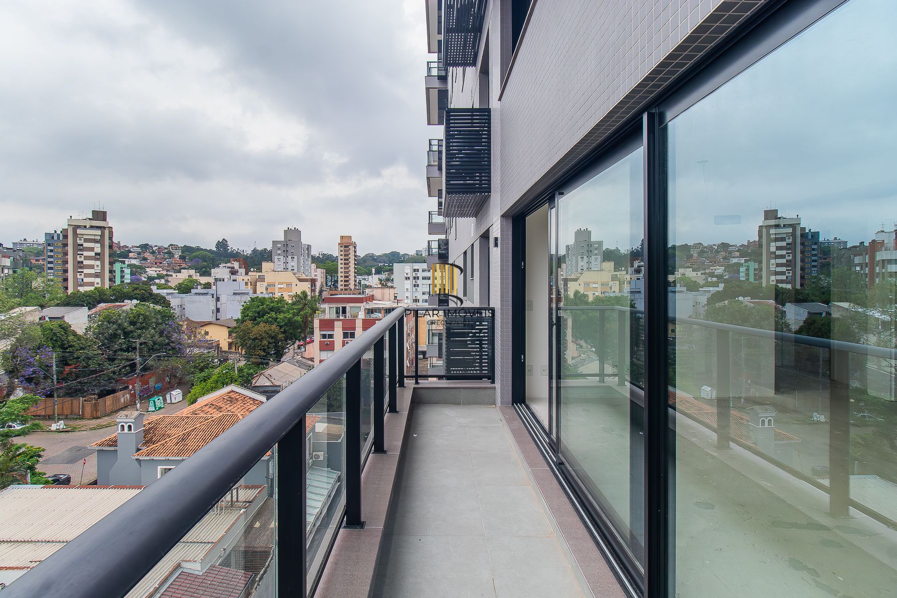 APARTAMENTO 2 D (um suíte) 80,45m² - 1 vaga simples descoberta- MENINO DEUS