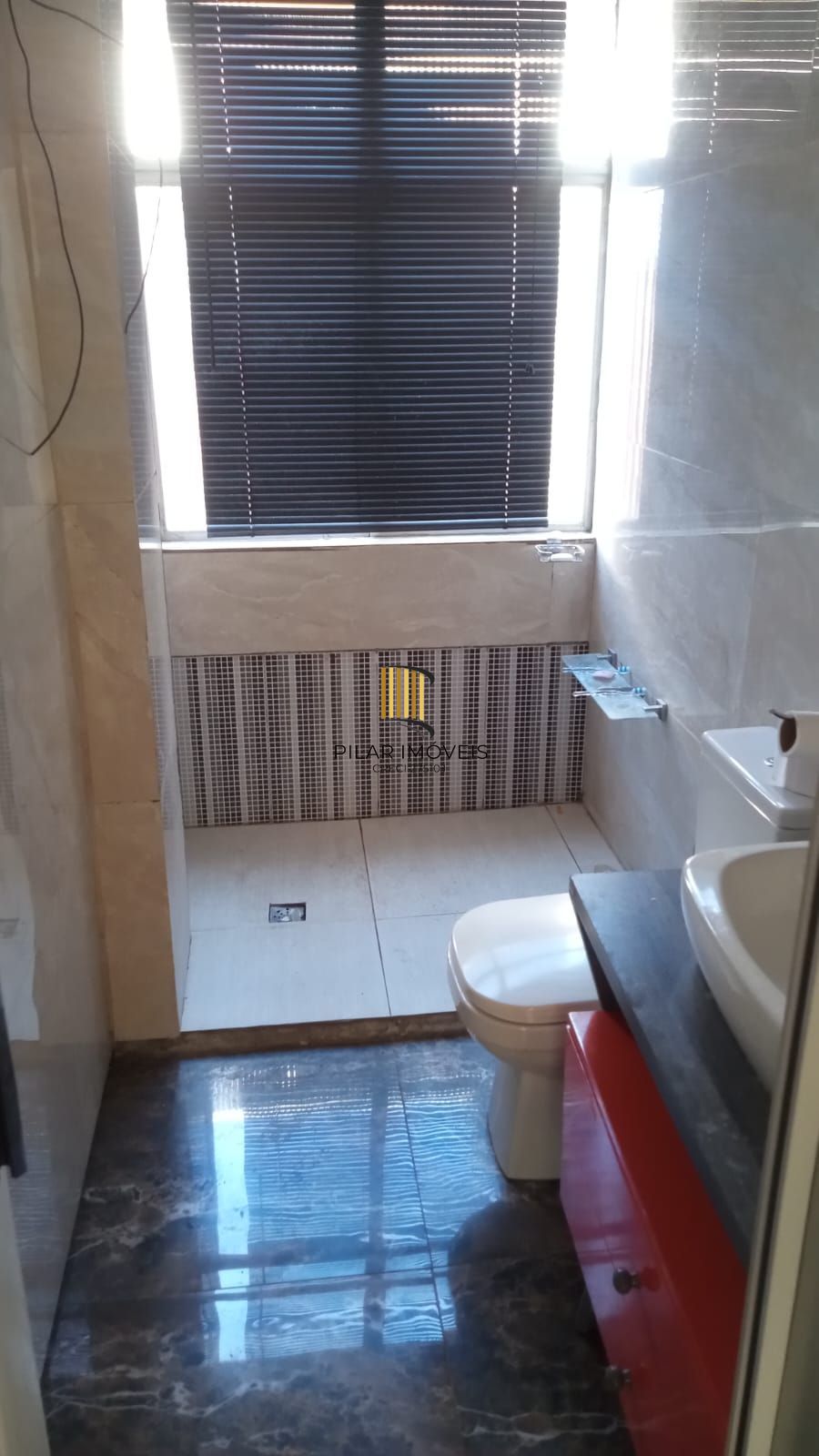 Apartamento dois dormitórios,  próximo ao Barra Shopping Sul.