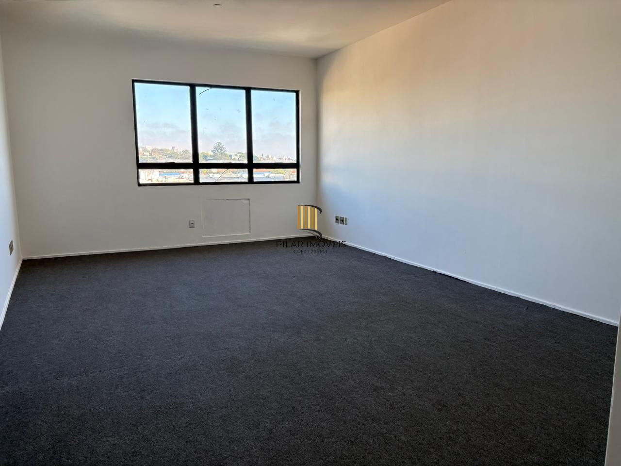 Sala comercial 37,27m² no bairro Passo da Areia