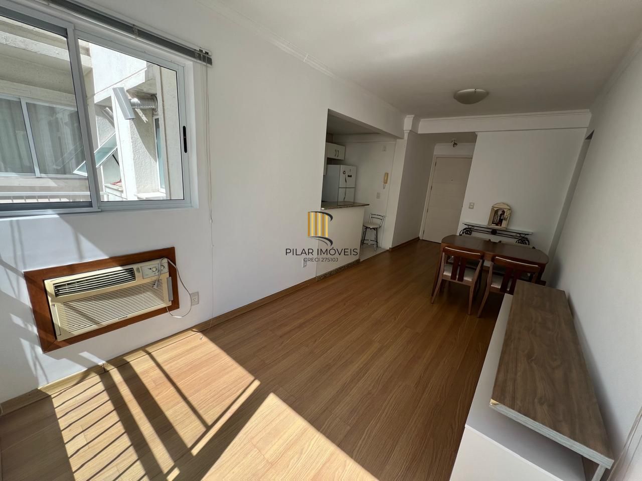 Apartamento 2 D com suite e garagem ,