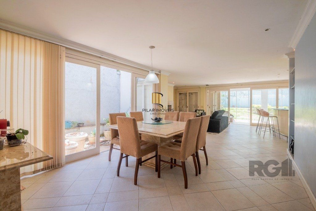 Casa - 4 suítes - 3 vagas - 350 m² - BAIRRO CHÁCARA DAS PEDRAS