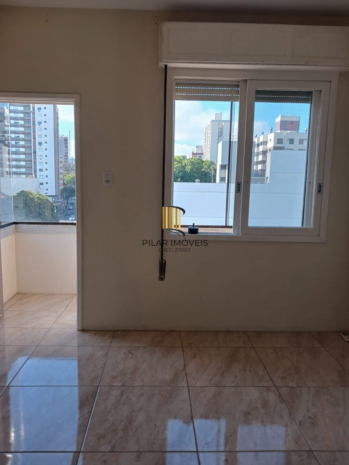 Apartamento três dormitórios ( uma suíte) panorâmico