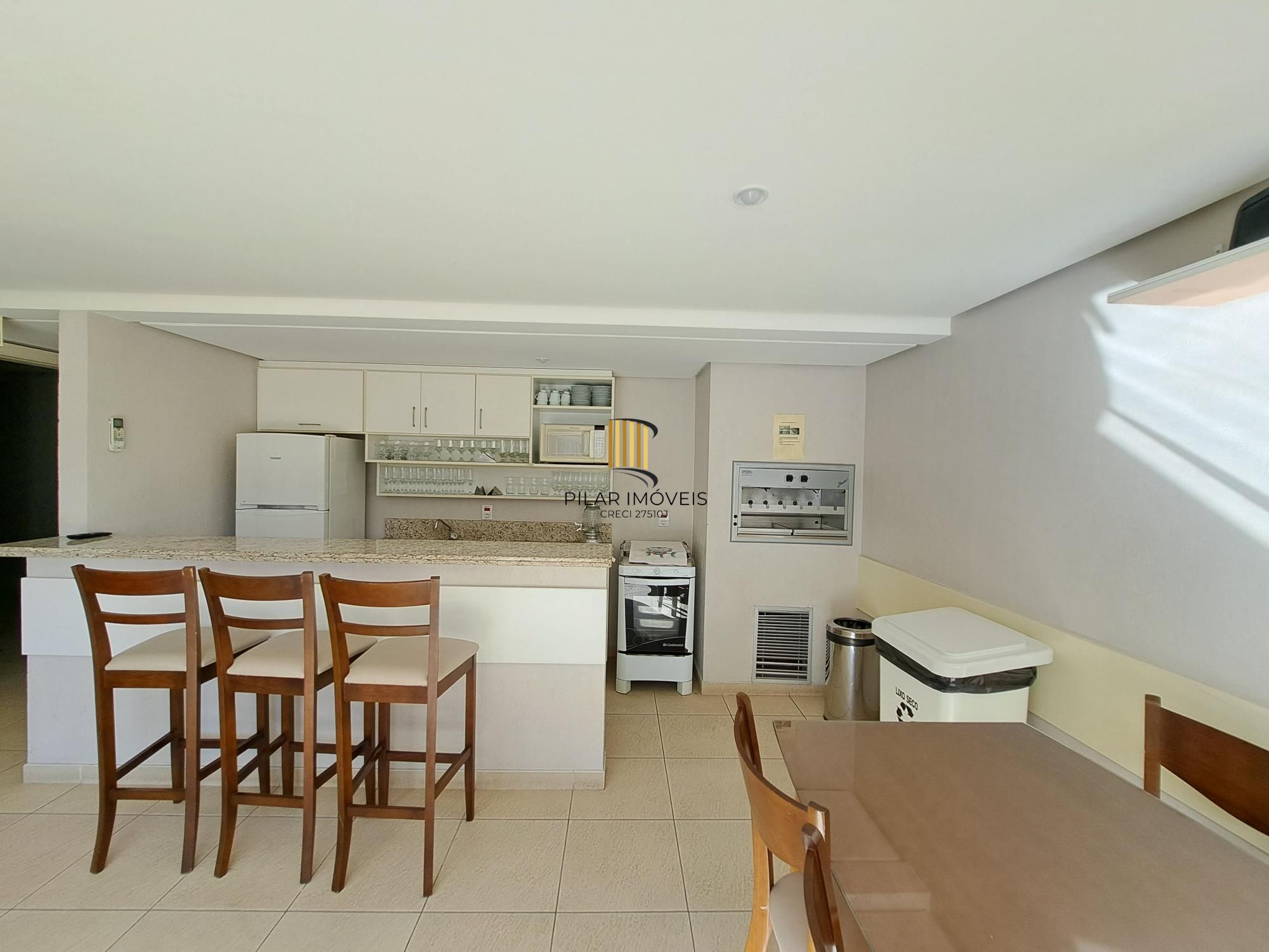 Apartamento 2 dormitórios com vaga no Menino Deus
