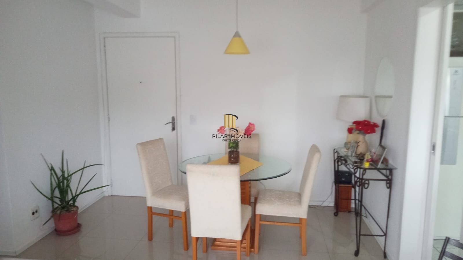 Apartamento diferenciado, dois dormitórios - Estacionamento