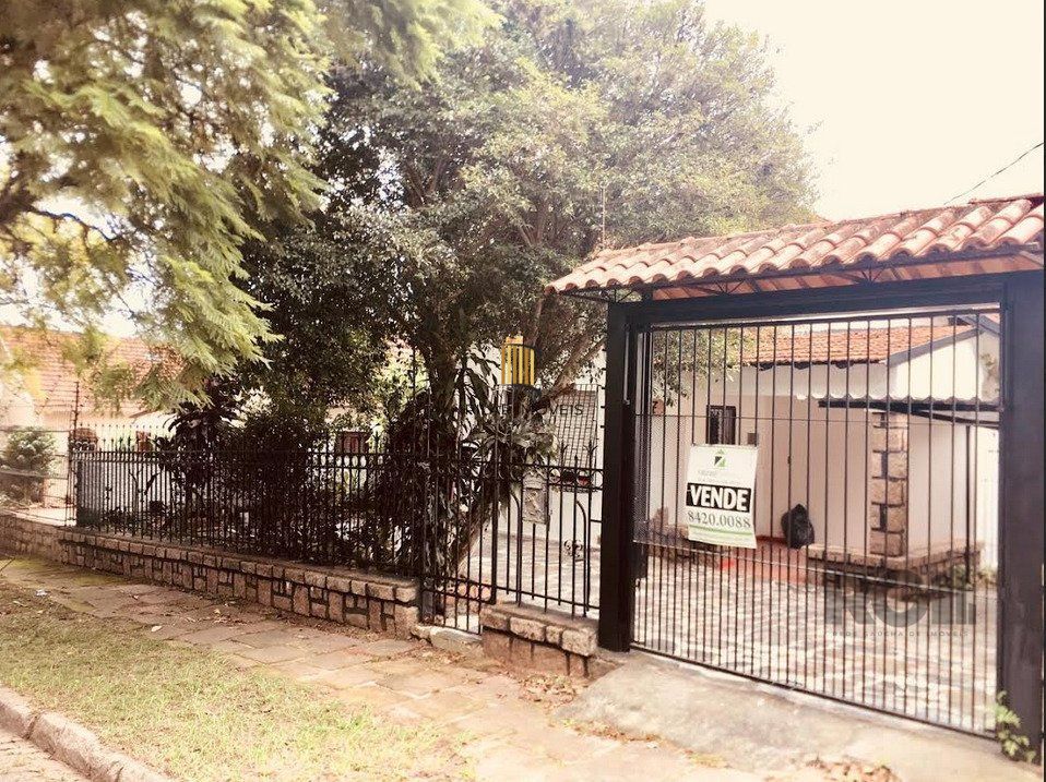 Casa - 3 dorms. 3 vagas - 150 m² - Santa Tereza