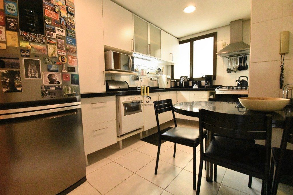 Apartamento 3 dormitórios no bairro Menino Deus