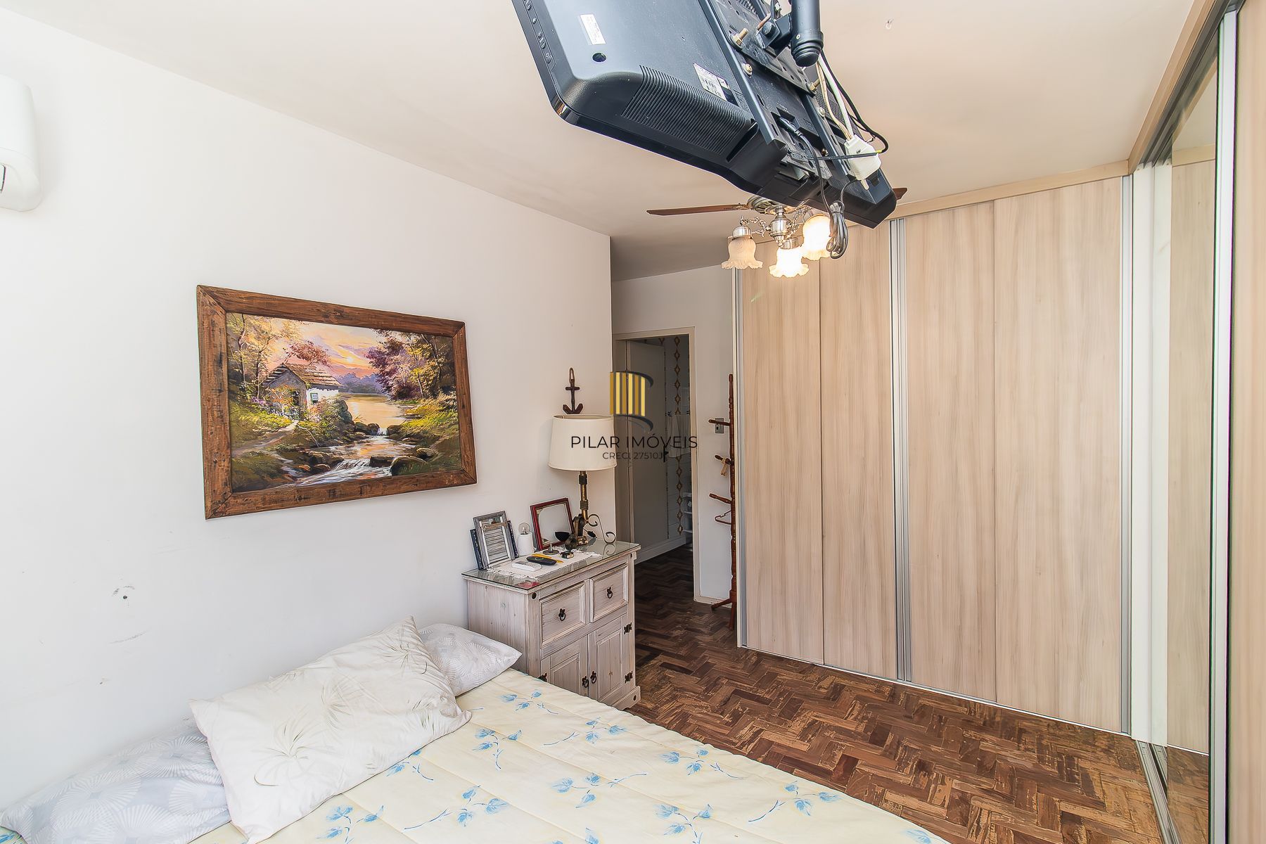 3 Dormitórios, com lareira, churrasqueira e piscina