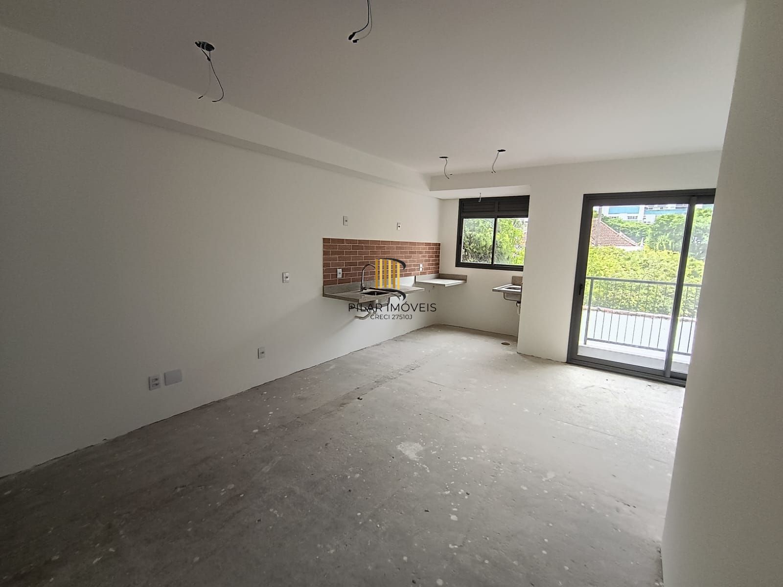 Apartamento 2 dormitórios, 1 suite, 1 vaga.