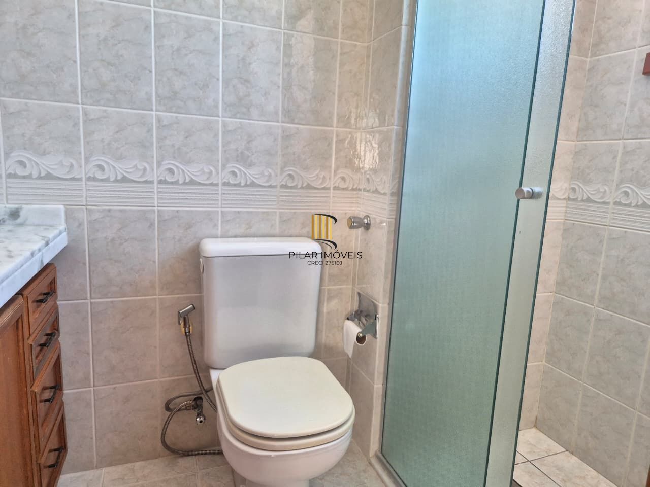 3Dormitórios com 99,80m privativos.