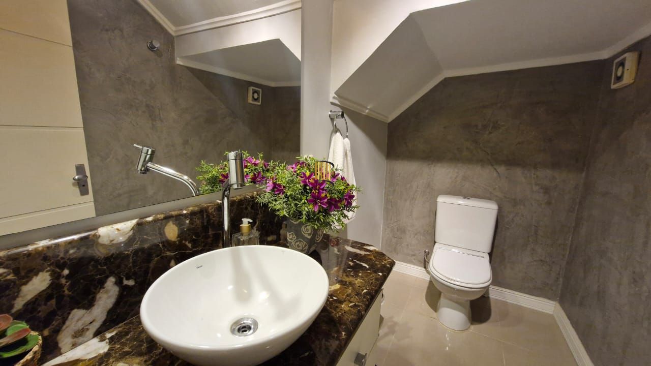 Casa em Condomínio Fechado com 163 m² de área útil, portaria 24 h e todo conforto de morar na hípica