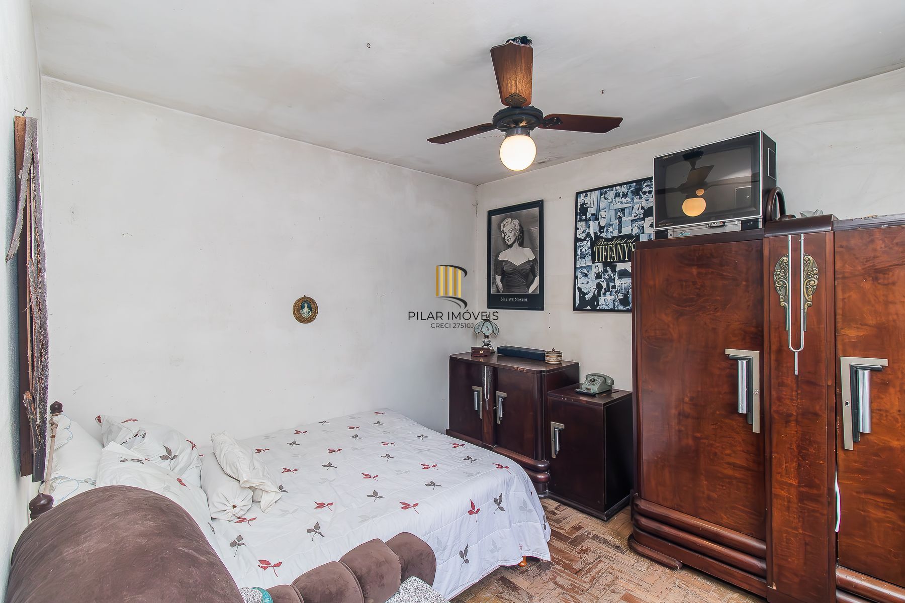 3 Dormitórios, com lareira, churrasqueira e piscina