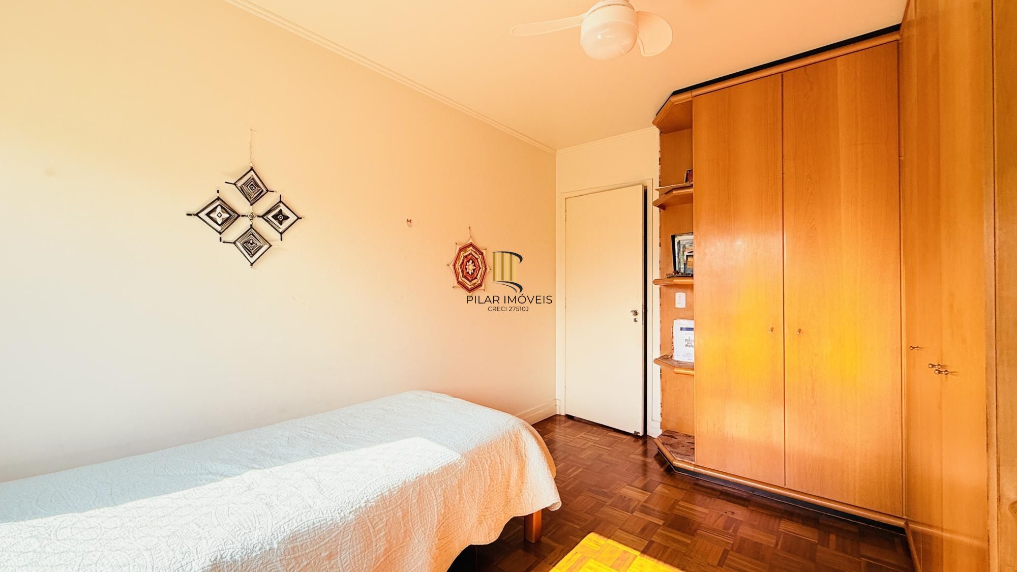 Apartamento com 3 quartos, 1 suíte,  à venda na Avenida Doutor Nilo Peçanha, 1121, Três Figueiras, Porto Alegre