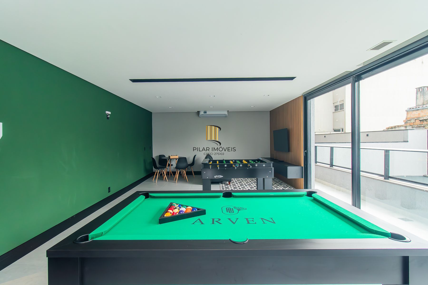 APARTAMENTO 2 D (um suíte) 80,45m² - 1 vaga simples descoberta- MENINO DEUS