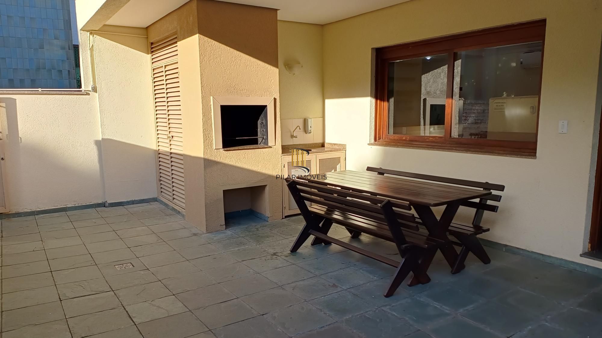 Apartamento 2 dormitórios 1 vaga no Bairro Menino Deus