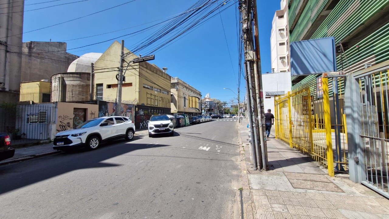 Sala na Rua General Lima e Silva com 68,50 m² de área privativa, pátio com churrasqueira