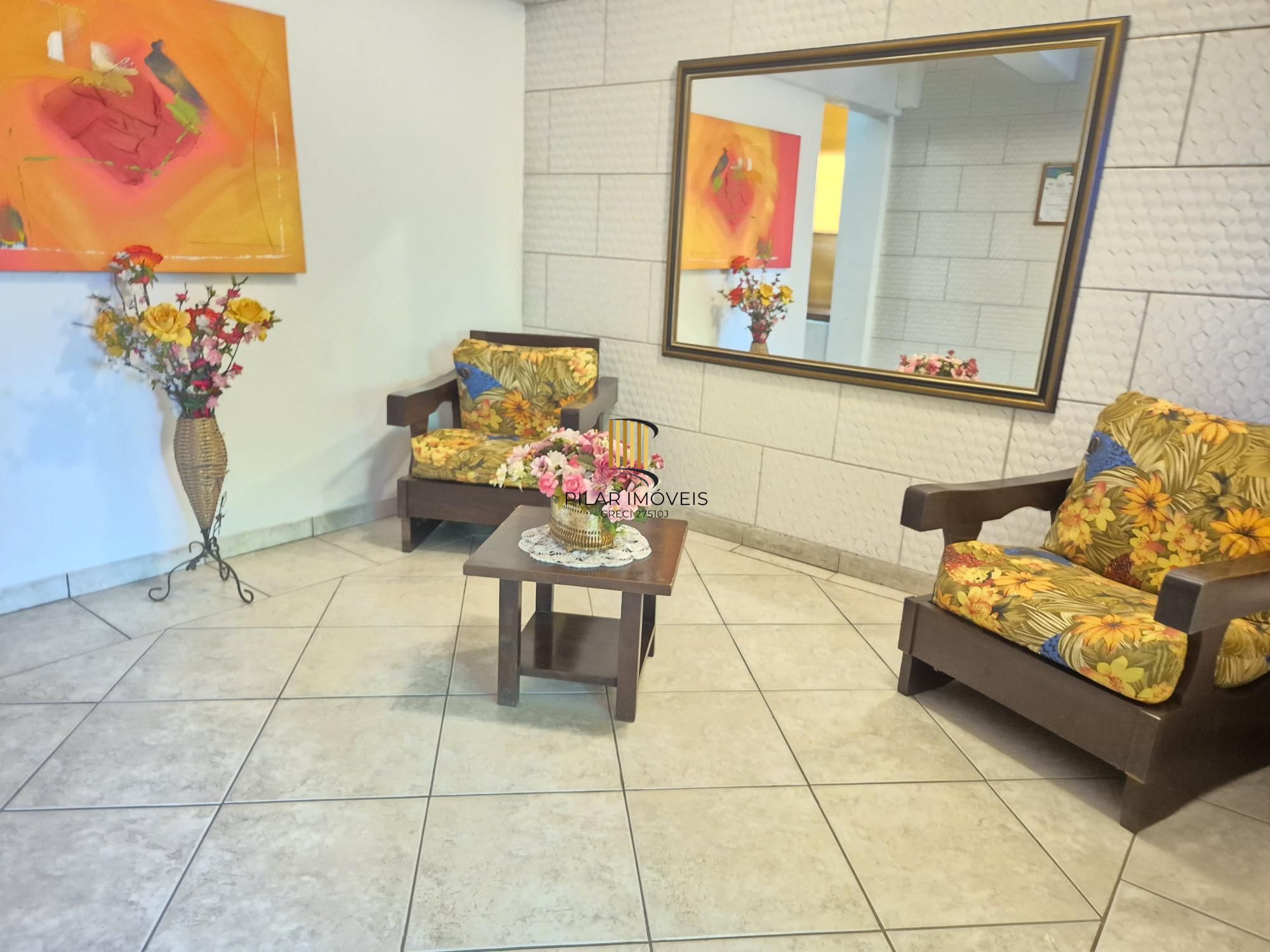 Cobertura com lareira, churrasqueira e 2 vagas