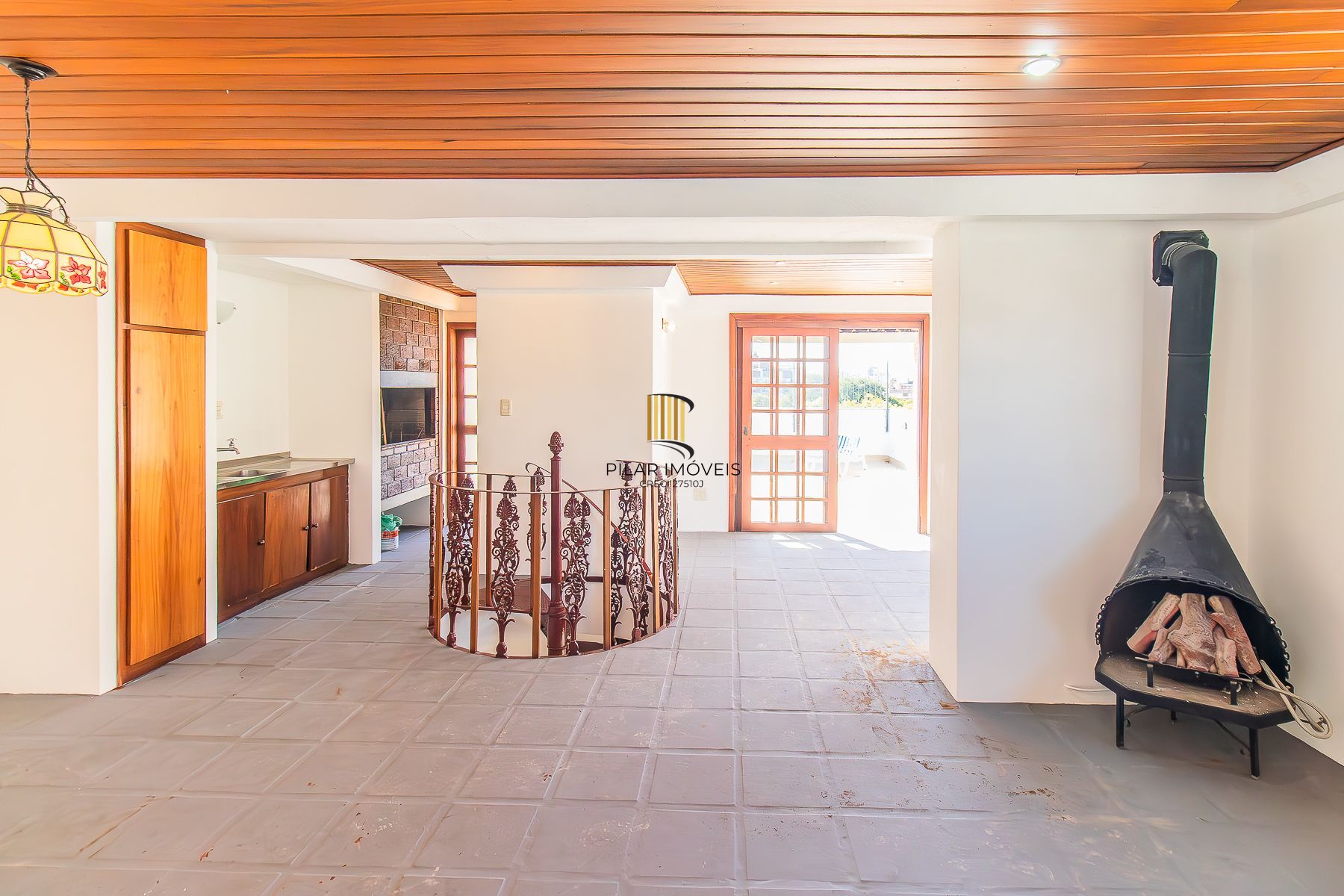 COBERTURA DUPLEX COM 3 DORMITÓRIOS E PISCINA