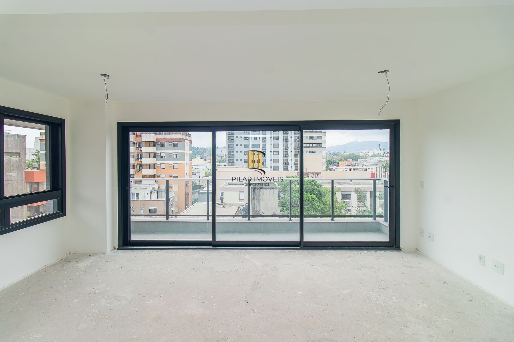 APARTAMENTO 2 D (um suíte) 80,45m² - 1 vaga simples descoberta- MENINO DEUS