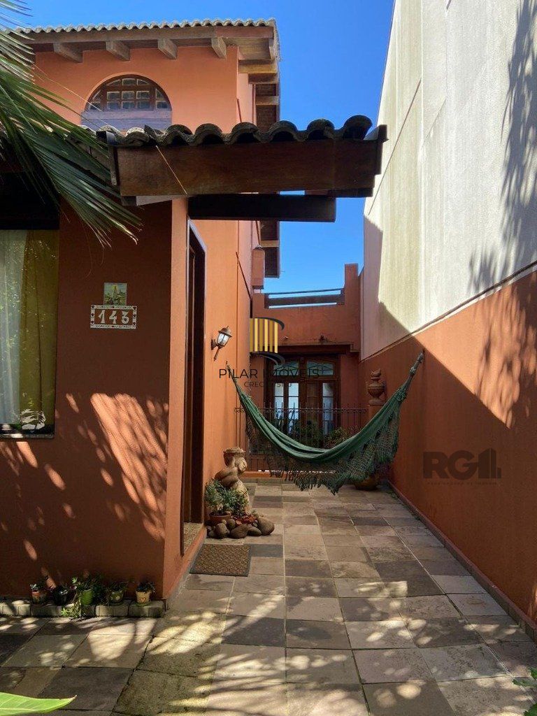 Casa em condomínio - 2 dormitórios - 4 vagas - 331,18 m² - NONOAI